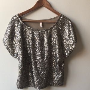 holiday party tops 2018